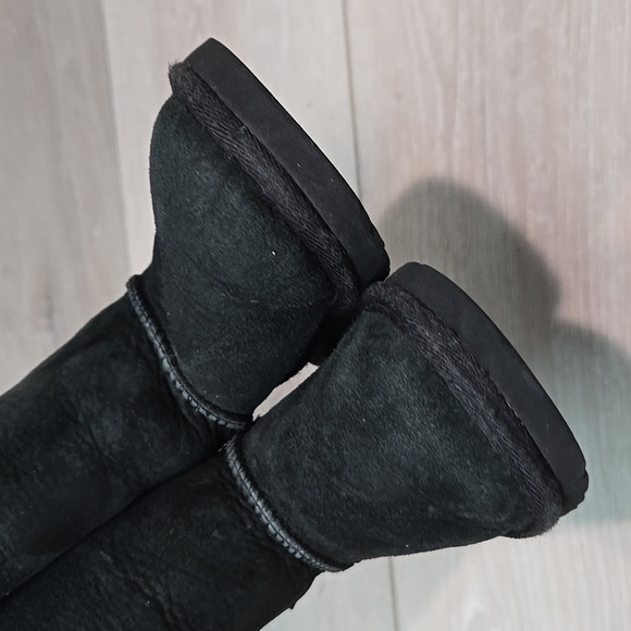 Ugg Australia Women 3280T Bow Back Leather sheepskin boots shoes sz 6 toddler - Picture 3 of 11